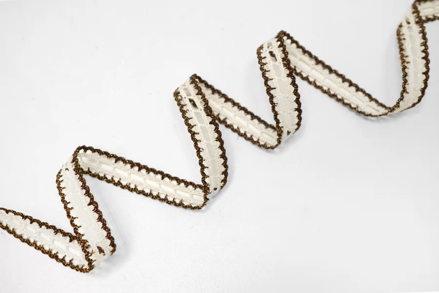 Тесьма декоративная ALTA MODA Молочно-коричневая с люрексом 1,2 см ST6 25022620