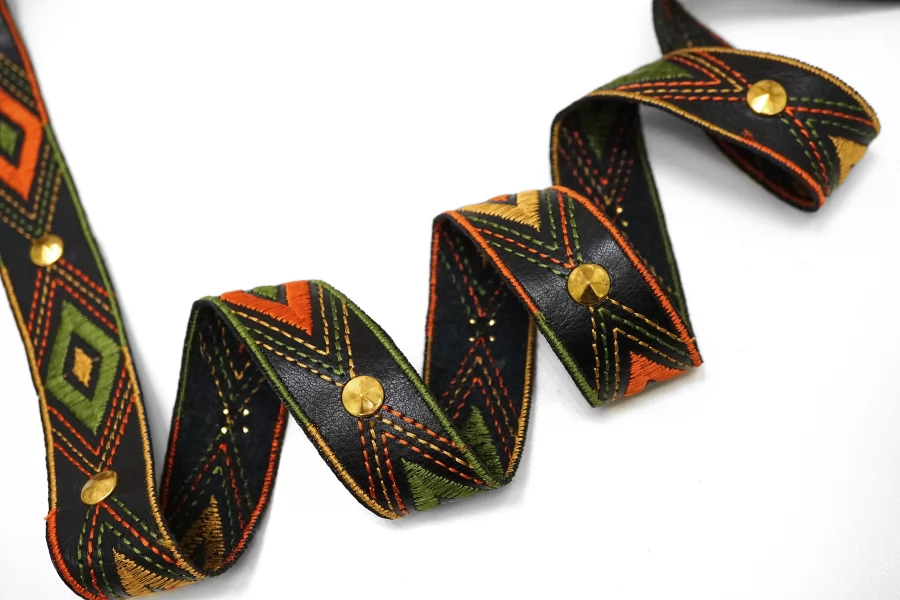 Отделочная лента из экокожи с вышивкой 2,5 см ST2 25022655