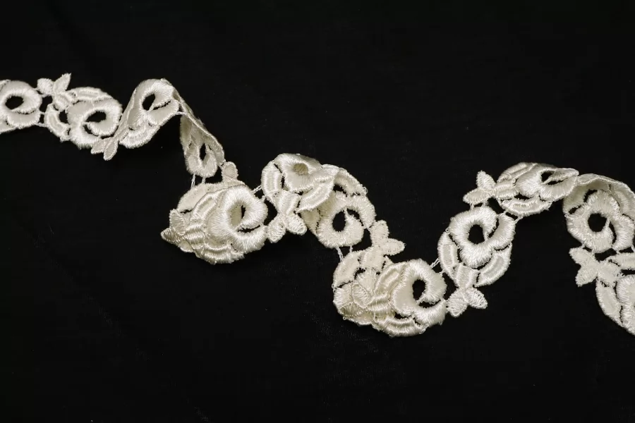 Кружево молочное 2,5 см KR5E 25022665