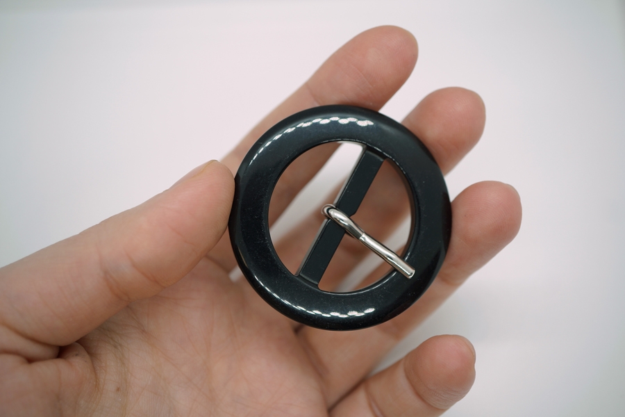 Пряжка пластик черная круглая PRT 4017
